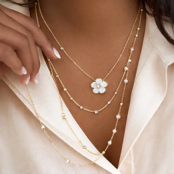 flower pendant necklace heather 18k gold