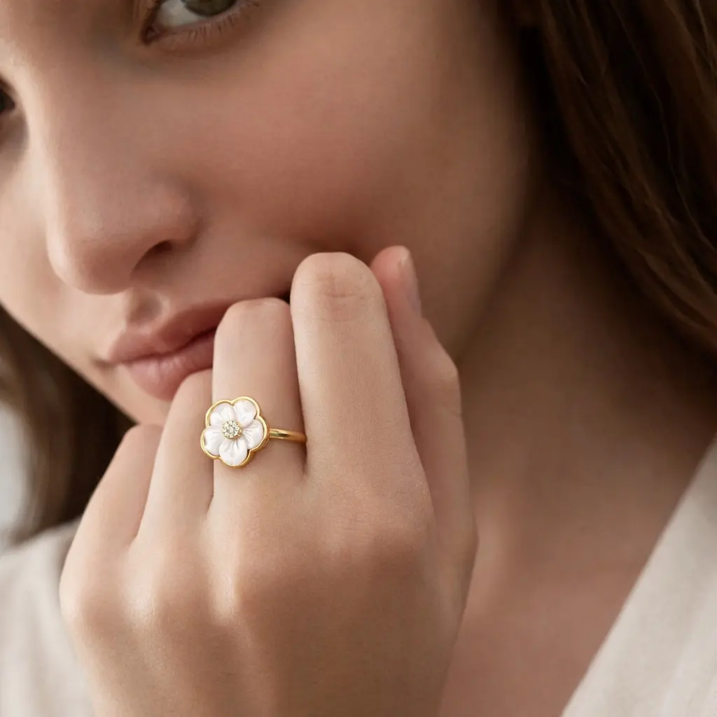 mother-of-pearl-ring-heather-ring-18k-gold