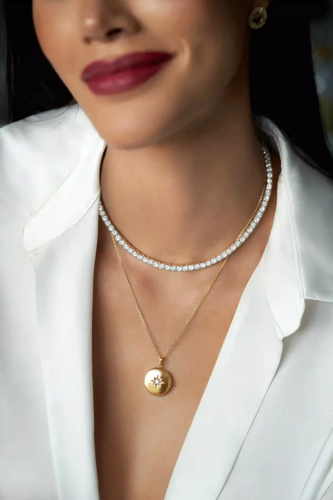 Come scegliere la collana celeste perfetta in oro e diamanti - Guida all&#039;acquisto - Aquae Jewels - Gioielli squisiti in oro 18 carati e diamanti | Dubai